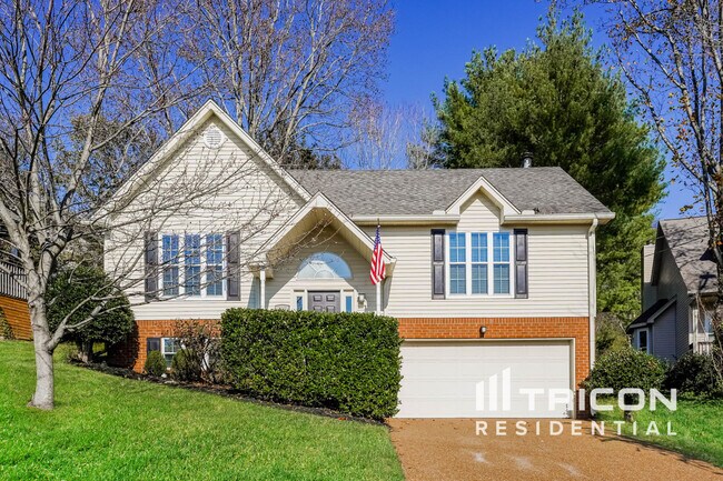 Primary Photo - 109 Peak Hill Cir