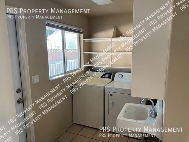 Building Photo - 410 W Santa Cruz Dr
