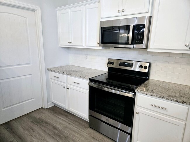 Building Photo - 725 Goodale Dr