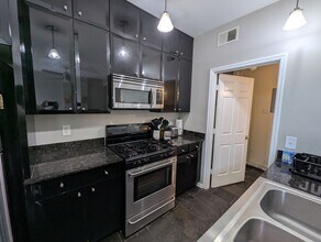Building Photo - Fully Furnished Shaw Sanctuary **1/2 Off S...
