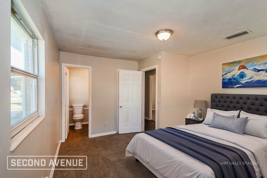 Building Photo - 6536 Manhattan Dr