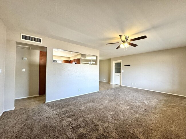 Building Photo - BEAUTIFUL 2 BEDROOM IN DREAMLAND VILLAS 55...