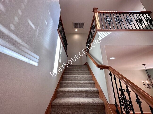 Building Photo - 28479 Falcon Crest Dr