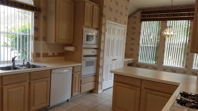 Building Photo - 2727 Gregway Ln