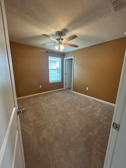 Building Photo - 4244 Meandering Bay Dr
