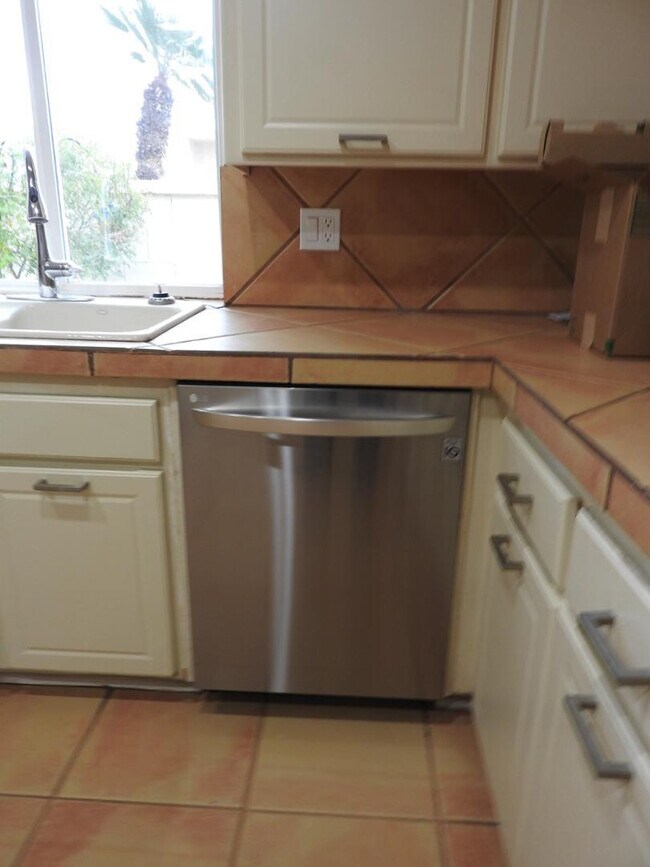 Building Photo - 4111 N 87th Pl