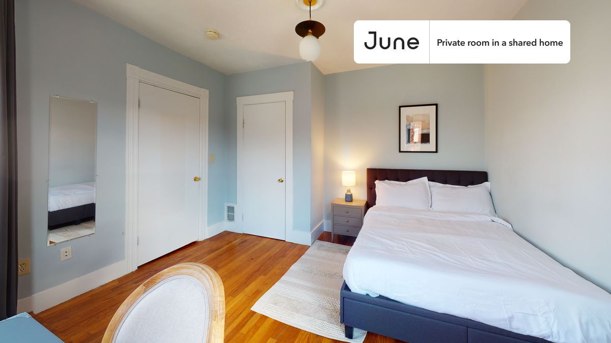 Building Photo - Room in Shared 3 bed/2 bath home