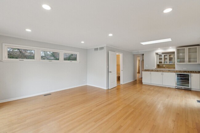 Building Photo - 9225 Karlov Ave