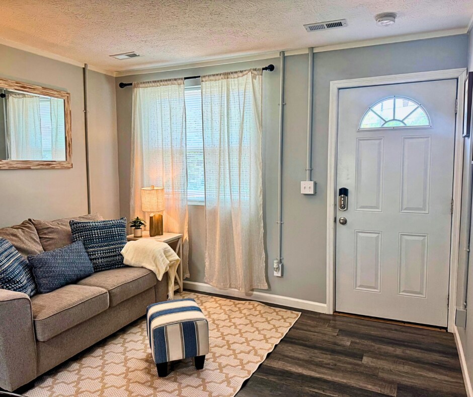 Cozy Living Room Space - 1115 Henrietta Dr
