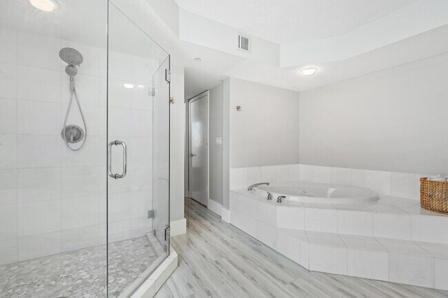Building Photo - South Ocean Boulevard, South Palm Beach, F...