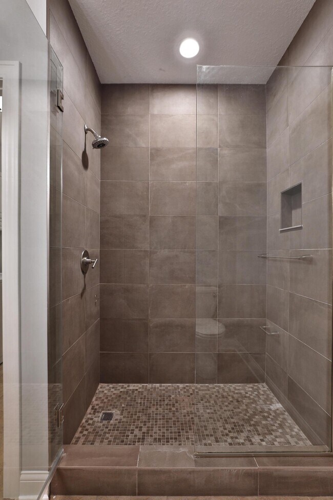 Building Photo - 511 W 1st Ave