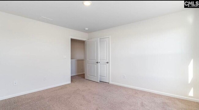Building Photo - 2075 Grovefield Dr