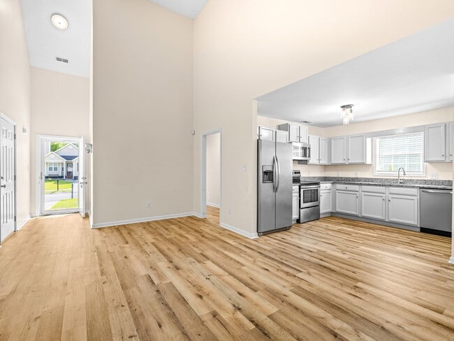 Building Photo - Aragona Village