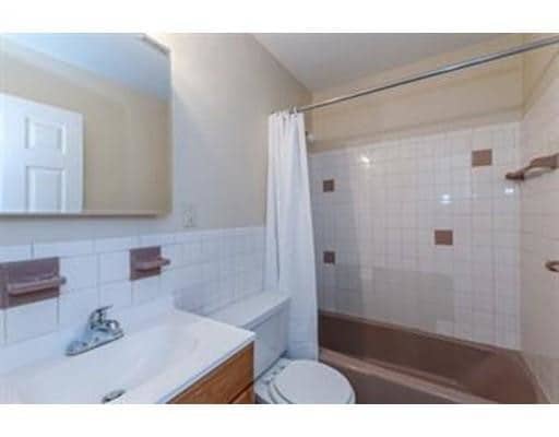 Building Photo - 261 Union St