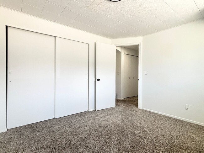 Building Photo - Awesome Remodel with 1 Car Garage!