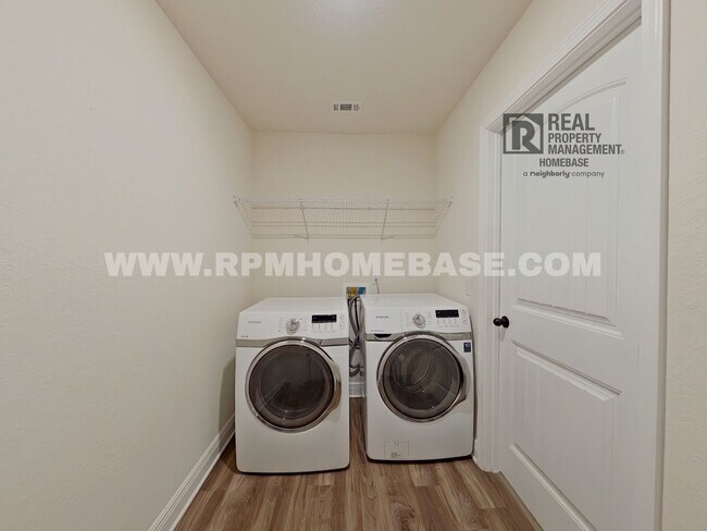 Building Photo - 5137 Peach Dr