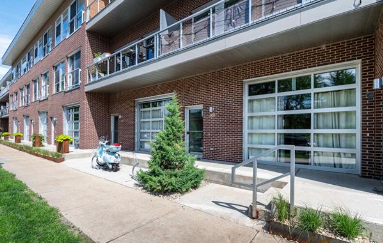 Building Photo - 803 E Mifflin St