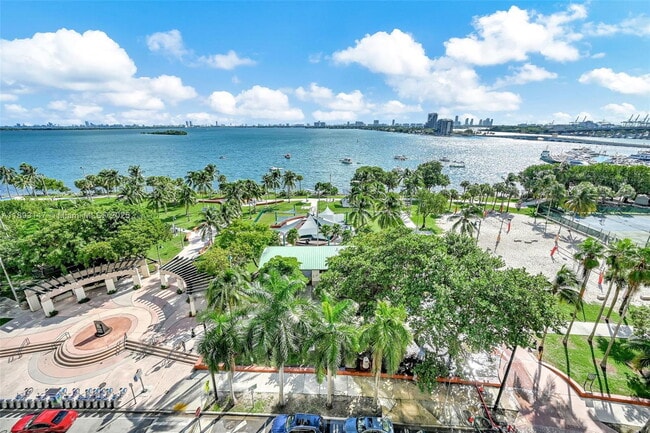 Building Photo - 488 NE 18th St