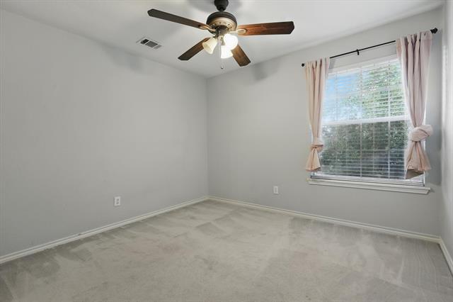Building Photo - 2520 Woodside Dr