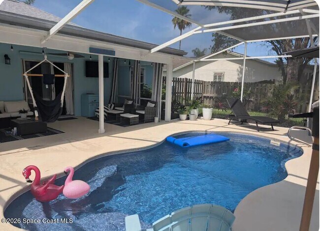 Building Photo - 700 Pampas St NW