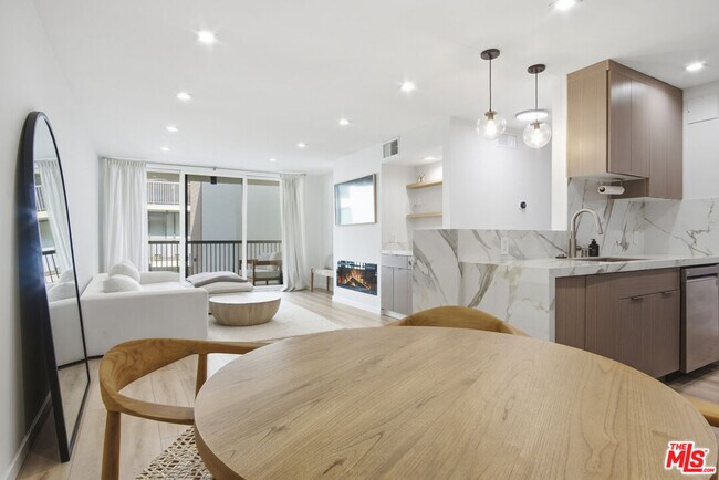 Building Photo - 911 Kings Rd