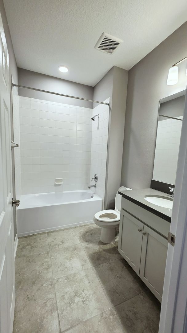Building Photo - Executive 4BR / 3.5BA Home | Loft • Office...