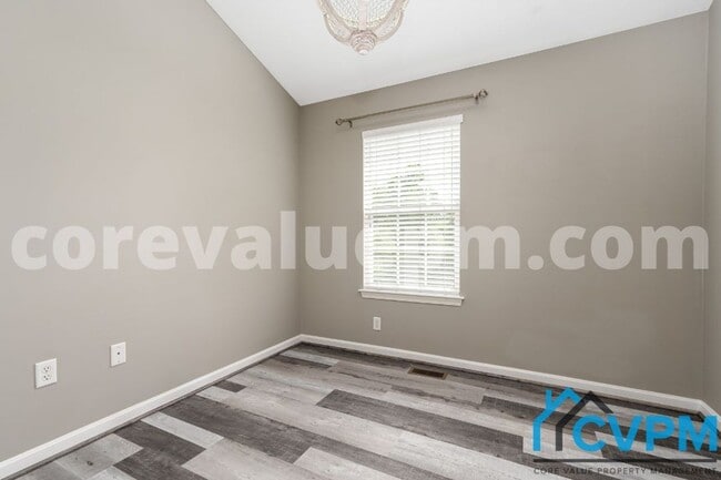 Building Photo - 806 Emory Ct