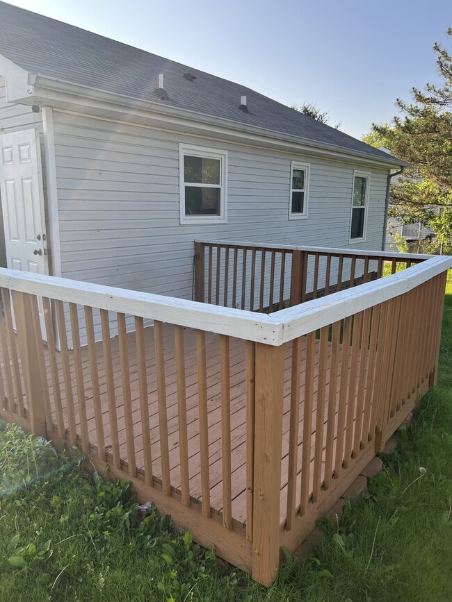 Building Photo - 567 Jacquie Dr