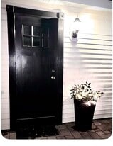 Building Photo - 686 Morford Ave