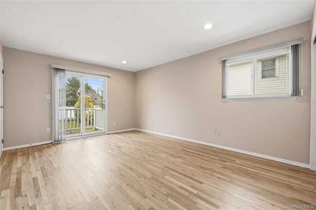 Building Photo - 20 Steuben Dr