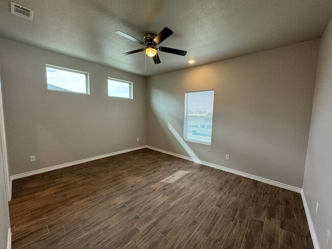 Building Photo - 5403 Rose Gdn Lp