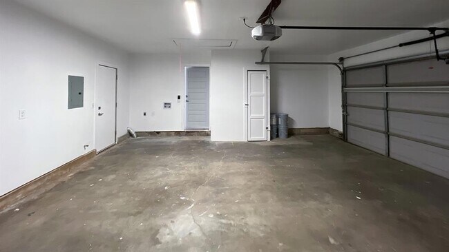 Building Photo - 5929 NW 62nd St