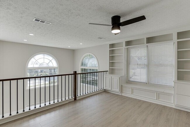 Building Photo - 5570 Cannonero Dr