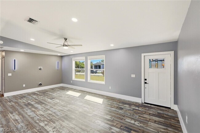 Building Photo - 3404 2nd St SW