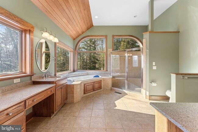 Building Photo - 3535 Meadow Rd