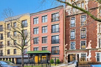 Building Photo - 512 W Barry Ave