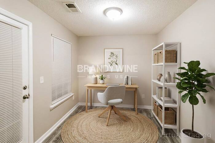 Building Photo - 204 Lossie Ln