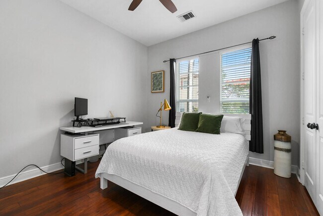 Building Photo - 25 Via Floresta Dr