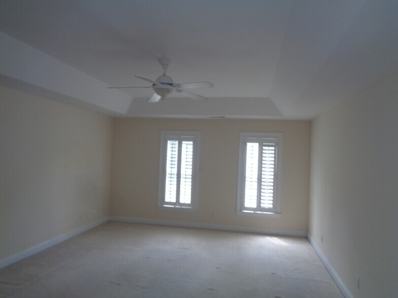 Building Photo - 7127 Weddington Brook Dr