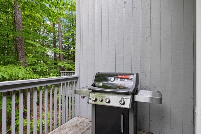 Building Photo - 6 Ridge Rd