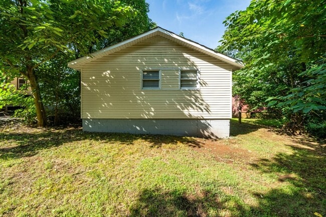 Building Photo - Newly Renovated House for Rent in Leeds, AL – 3 Bed, 2 Bath!