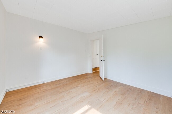 Building Photo - 37 Bowers Ln