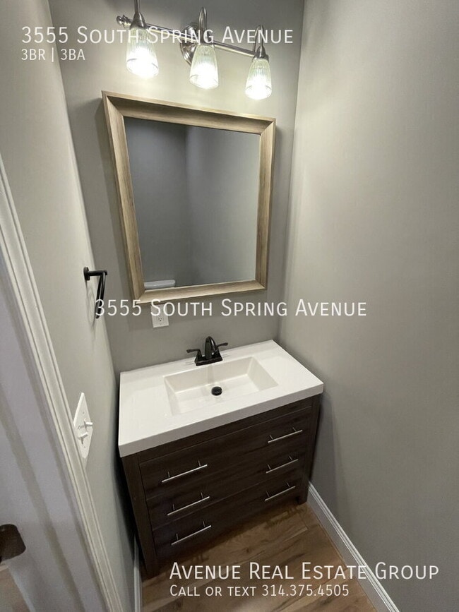 Building Photo - 3555 S Spring Ave