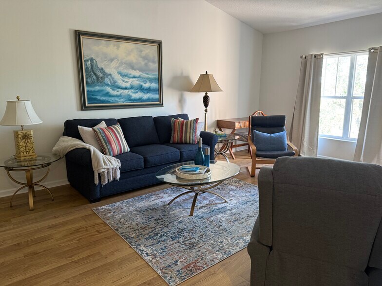 Building Photo - 5095 Fairways Cir