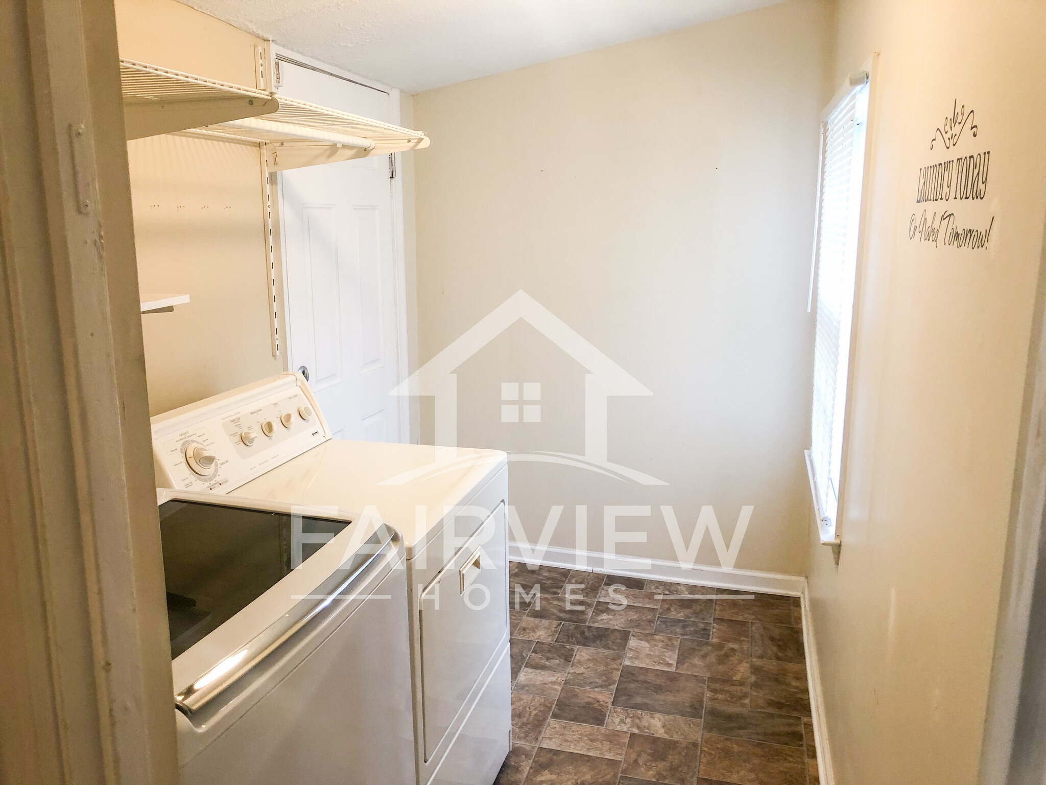 Laundry Room - 3520 Demott St