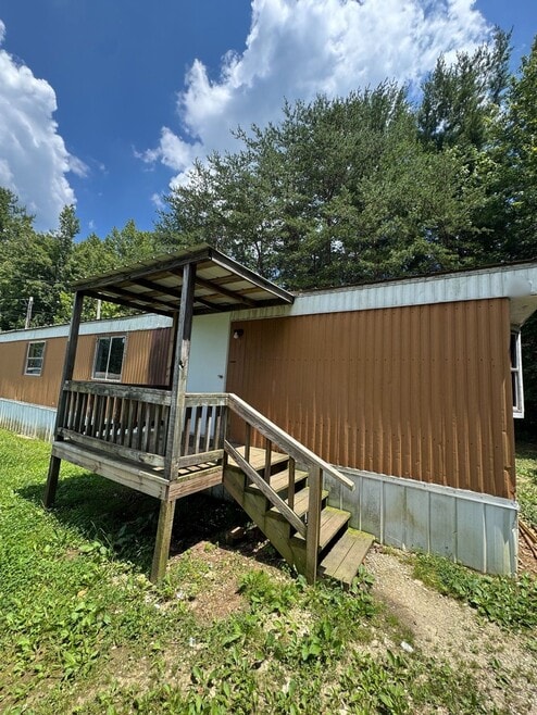 Building Photo - 150 Barry Slaven Dr