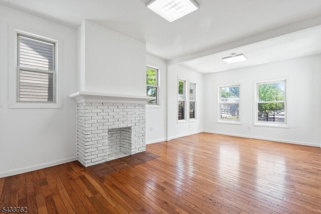 Building Photo - 1043 Hunterdon St