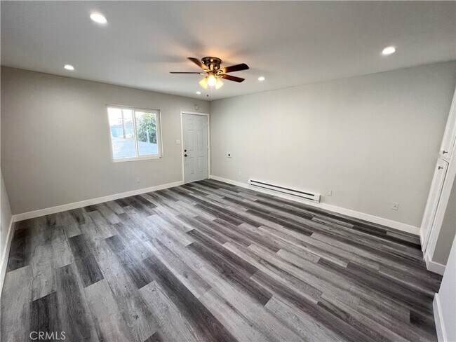 Building Photo - 4225 W 120th Street Unit C
