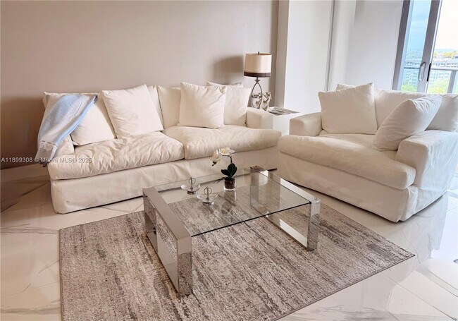 Building Photo - Luxury 2BR + Den Residence with Panoramic ...