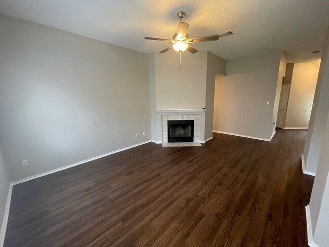 Building Photo - 3625 Cheyenne St